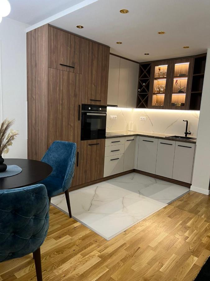 Lilly Lux Apartamento Bijeljina Exterior foto