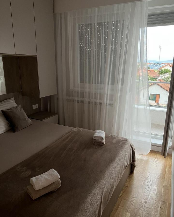 Lilly Lux Apartamento Bijeljina Exterior foto