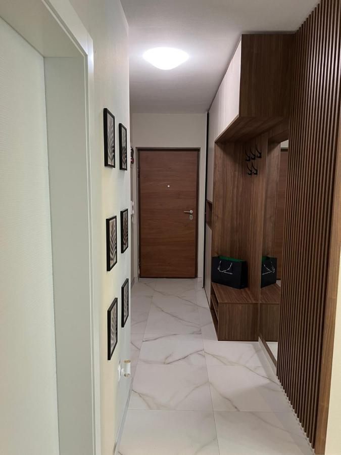 Lilly Lux Apartamento Bijeljina Exterior foto