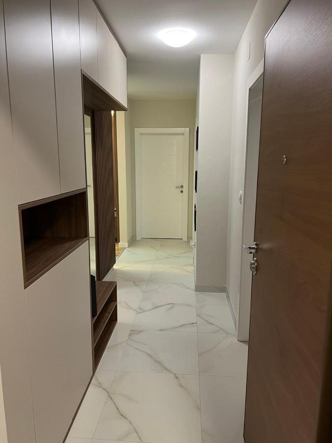 Lilly Lux Apartamento Bijeljina Exterior foto