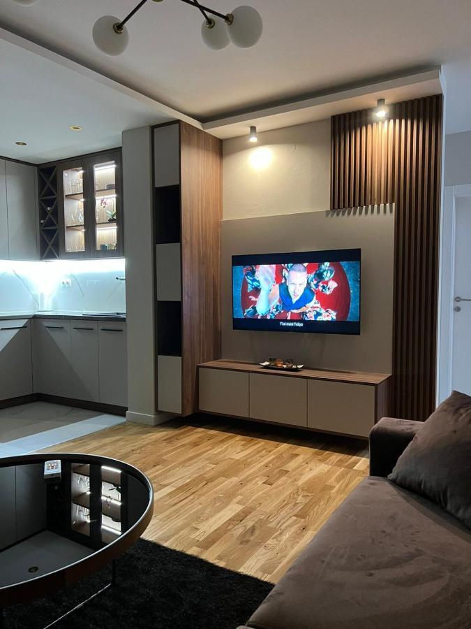 Lilly Lux Apartamento Bijeljina Exterior foto