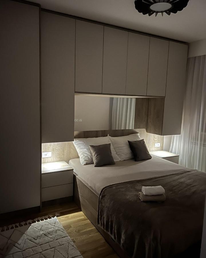 Lilly Lux Apartamento Bijeljina Exterior foto